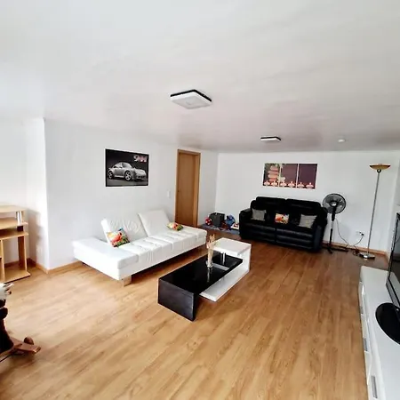 Schoene Mit Garten Nahe Schweizer Grenze *